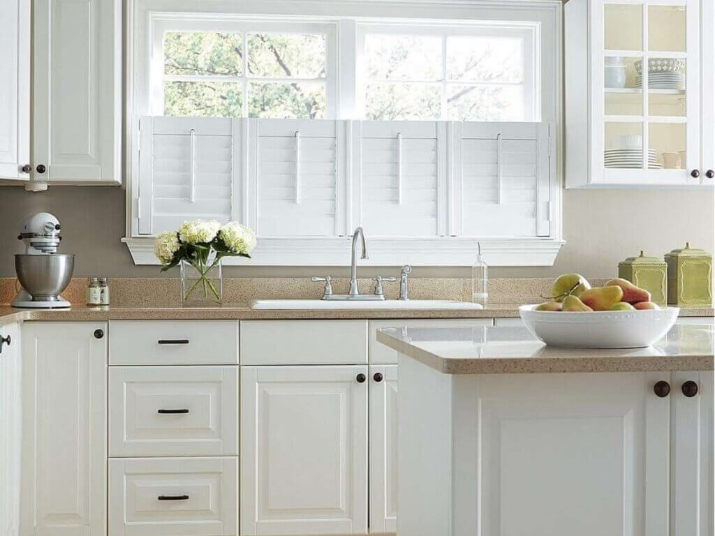 These cover only the lower half of the window—great for privacy while letting in daylight. Perfect for breakfast nooks or street-facing windows.